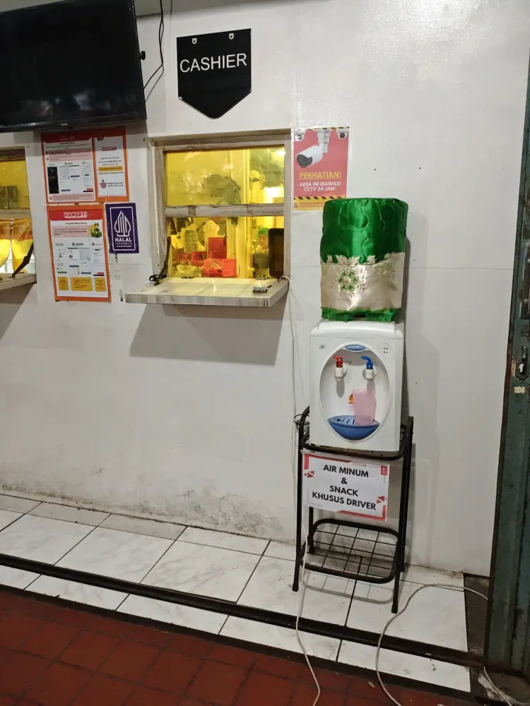 Hangry Rungkut Mapan - Moon Chicken x Ayam Koplo x Hot Side Story x Bu Tumbar 2