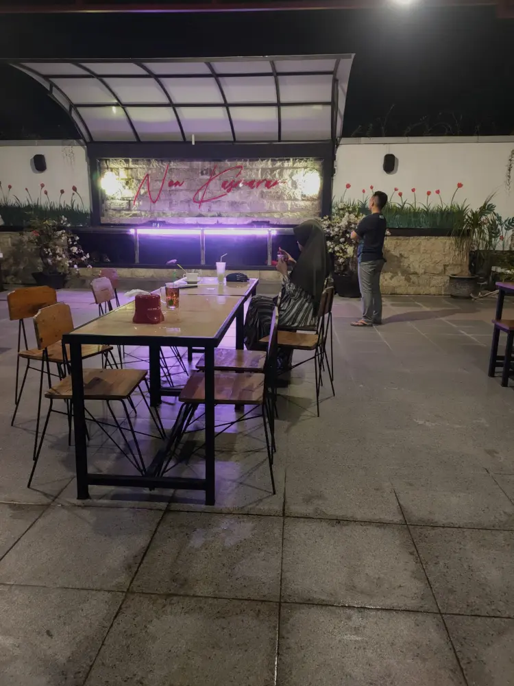 NEW KASMARAN (Cafe & Resto) 6