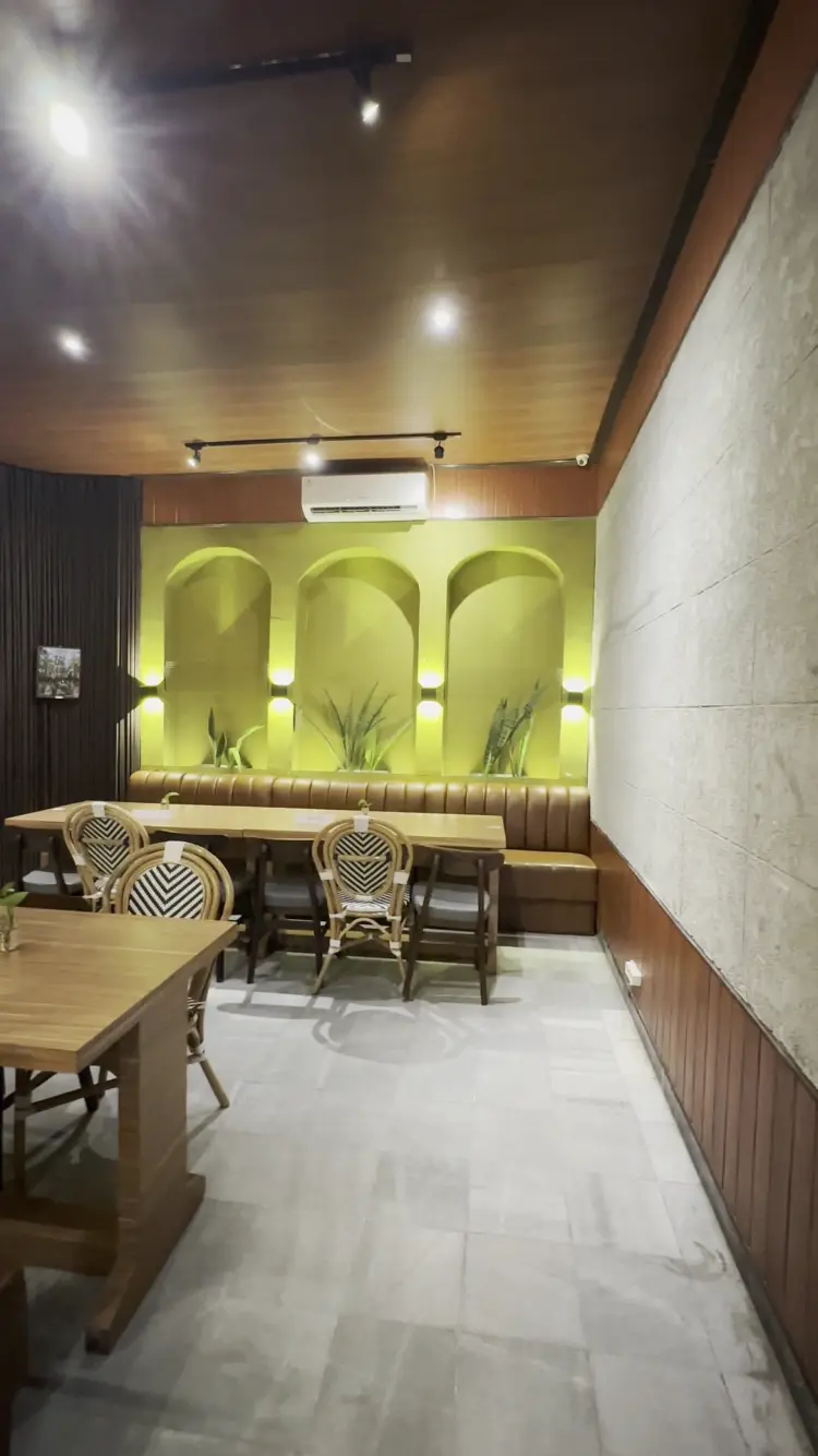 The OLIV. Cafe by Double Eight 2