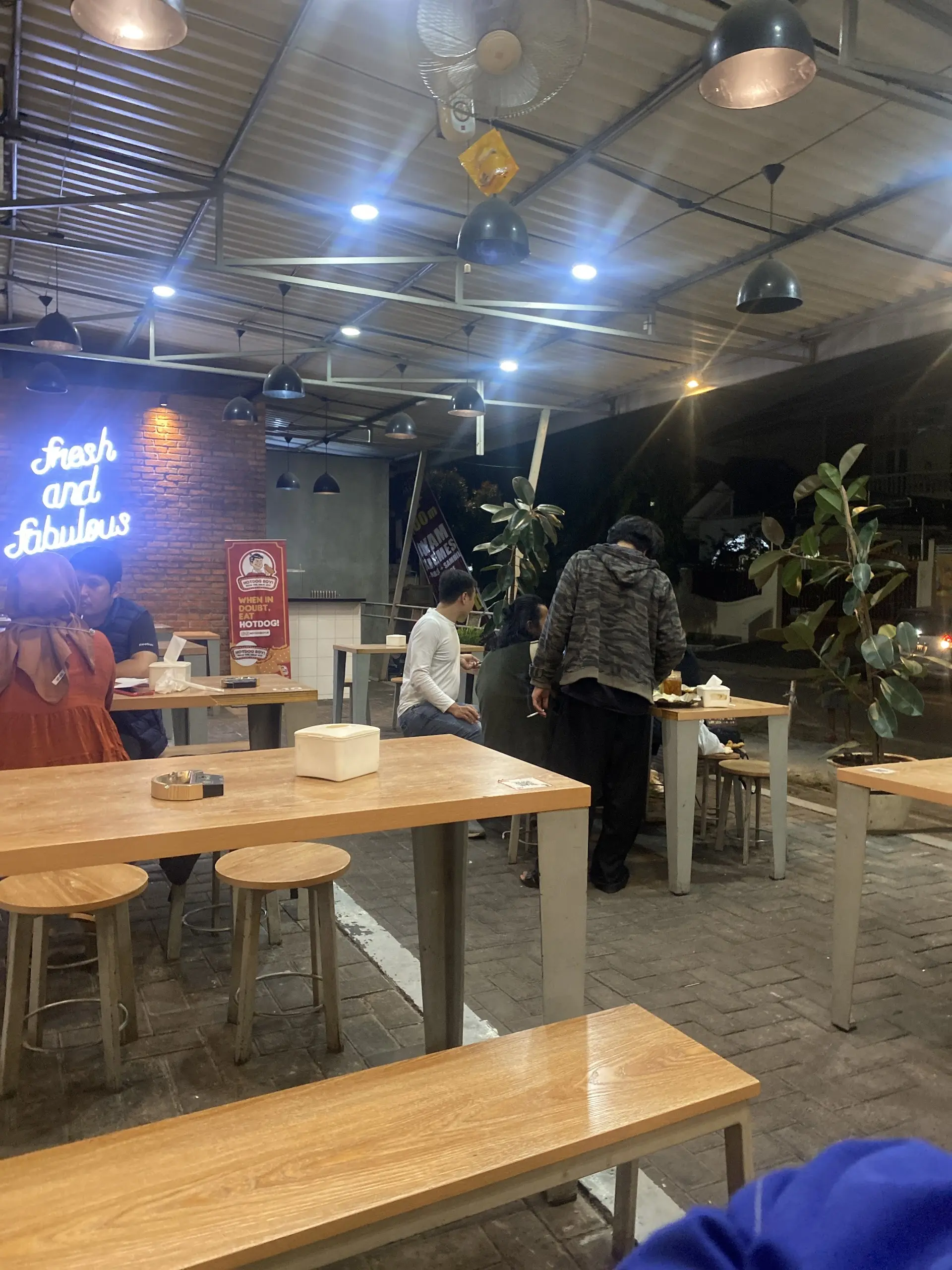 等了1小时就这？雅加达这家Ropang除了环境一无是处 8