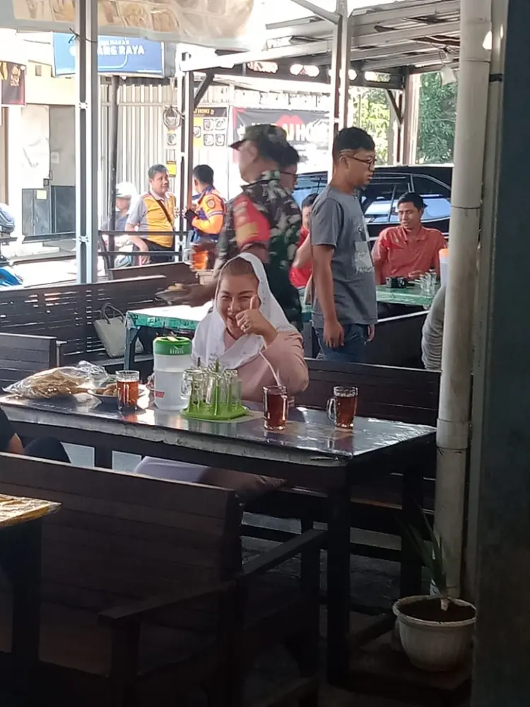 Gondang Raya Restaurant 8