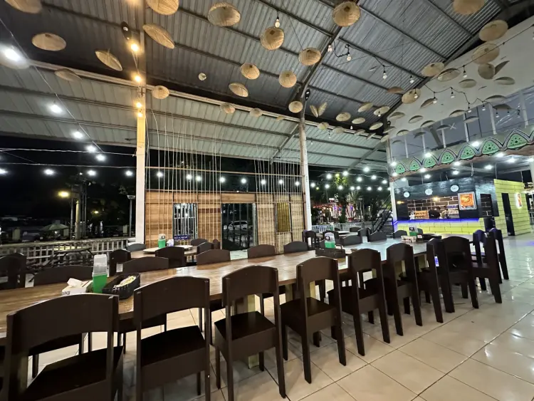 Saraba Nyaman Floating Restaurant 8