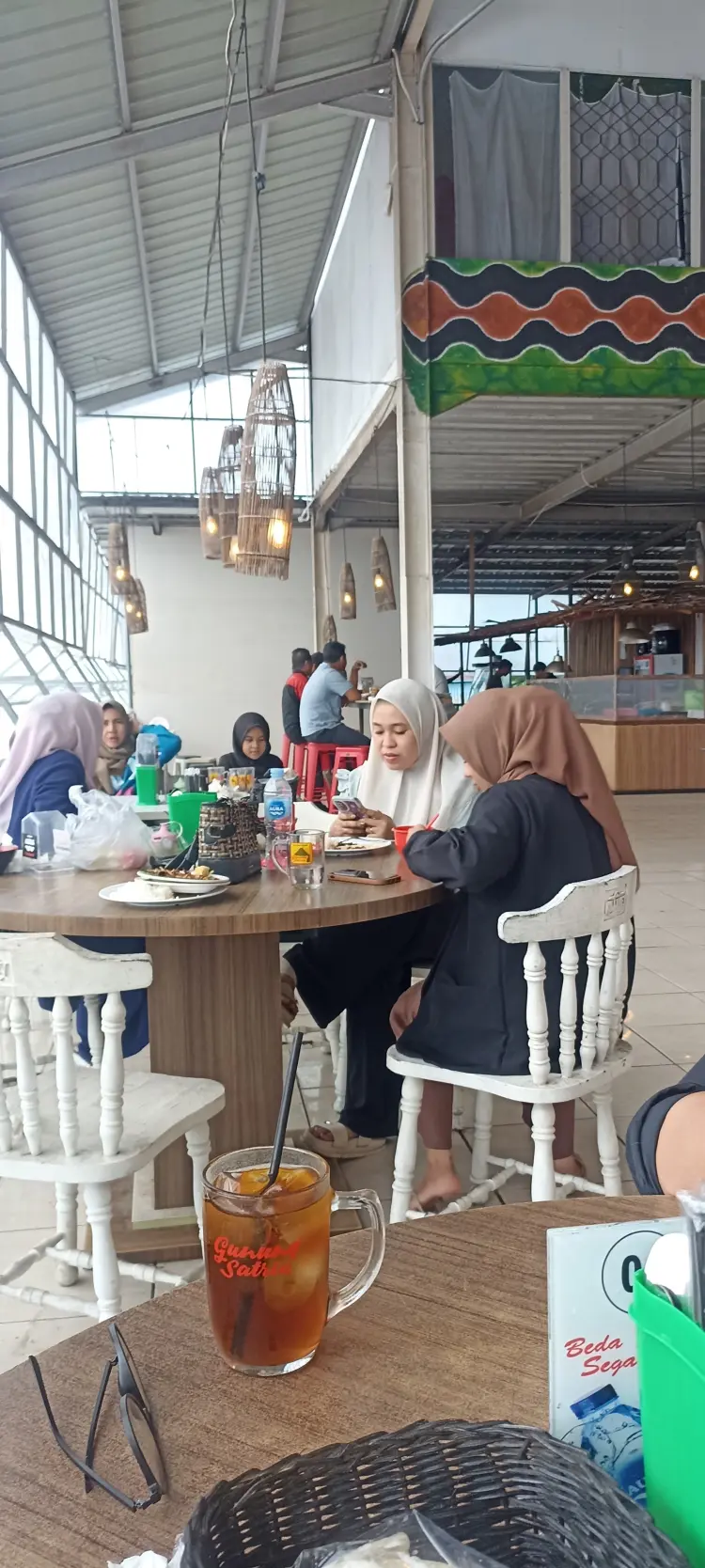 Saraba Nyaman Floating Restaurant 9