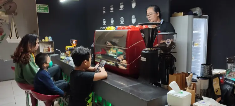 Kopi kota hujan (Kokojan Cafe) 2