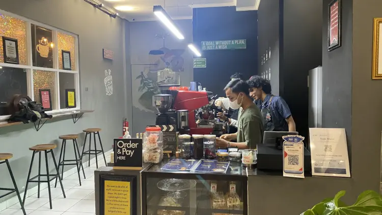 Kopi kota hujan (Kokojan Cafe) 9