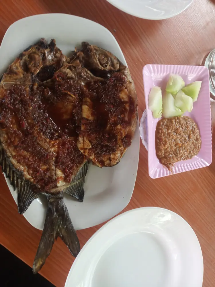 Rumah Makan Lego Lego 10