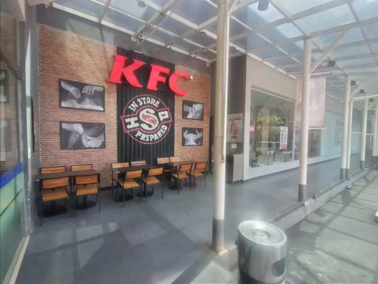 KFC Box Plaza Asia Sumedang 1