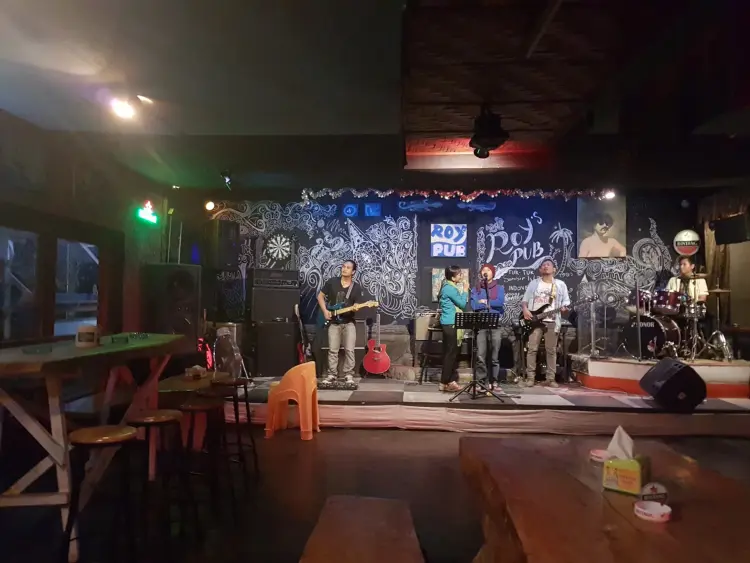 Roy's Pub Live Music 3