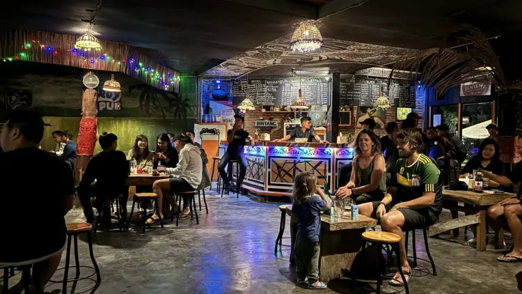 Roy's Pub Live Music 9