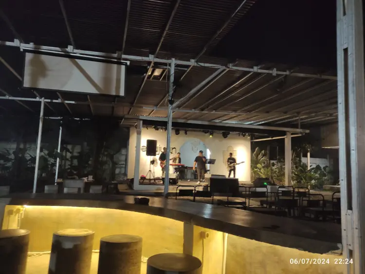 Se.tujuan Coffee & Eatery 3