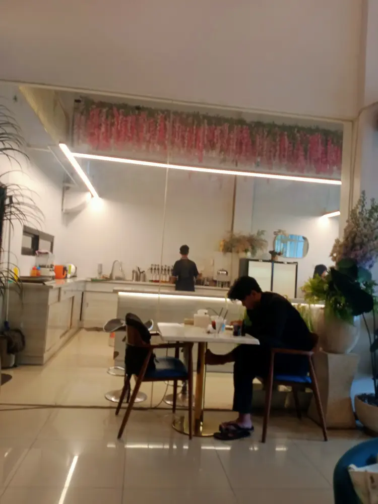 Uptown Coffee Surabaya 6