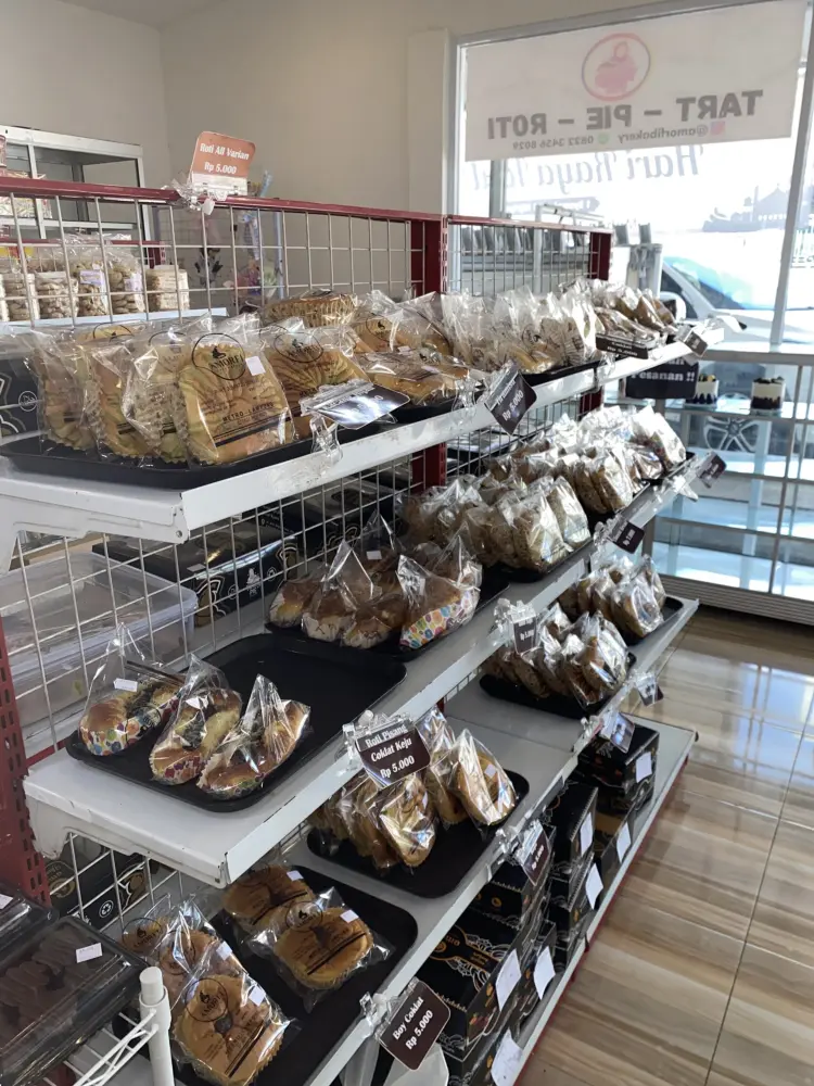 AMORFI CAKE & BREAD 1