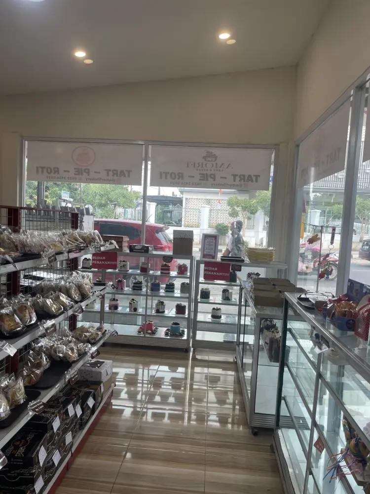 AMORFI CAKE & BREAD 4