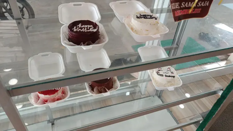 AMORFI CAKE & BREAD 8