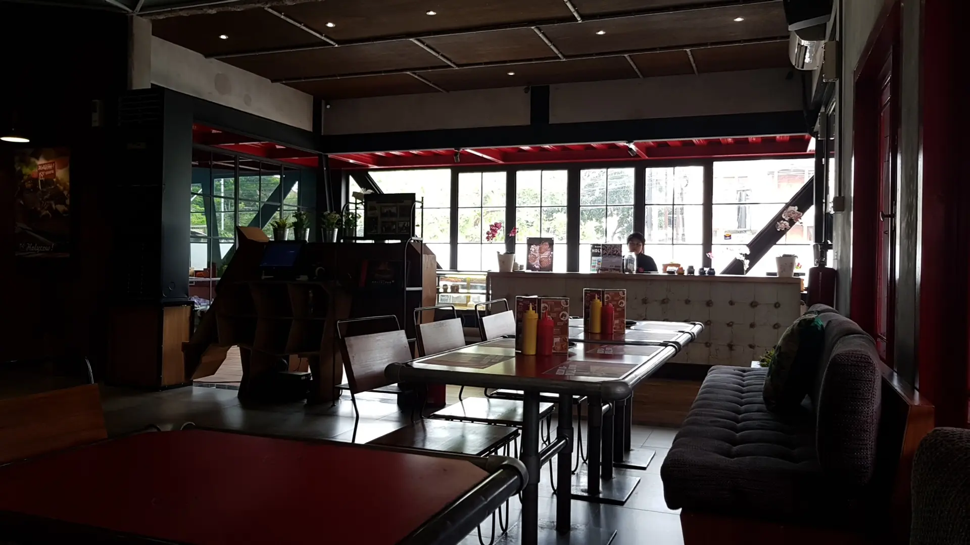 A 4.7-Star Steakhouse on Google: Why the Rave Reviews and Disaster Stories? 1