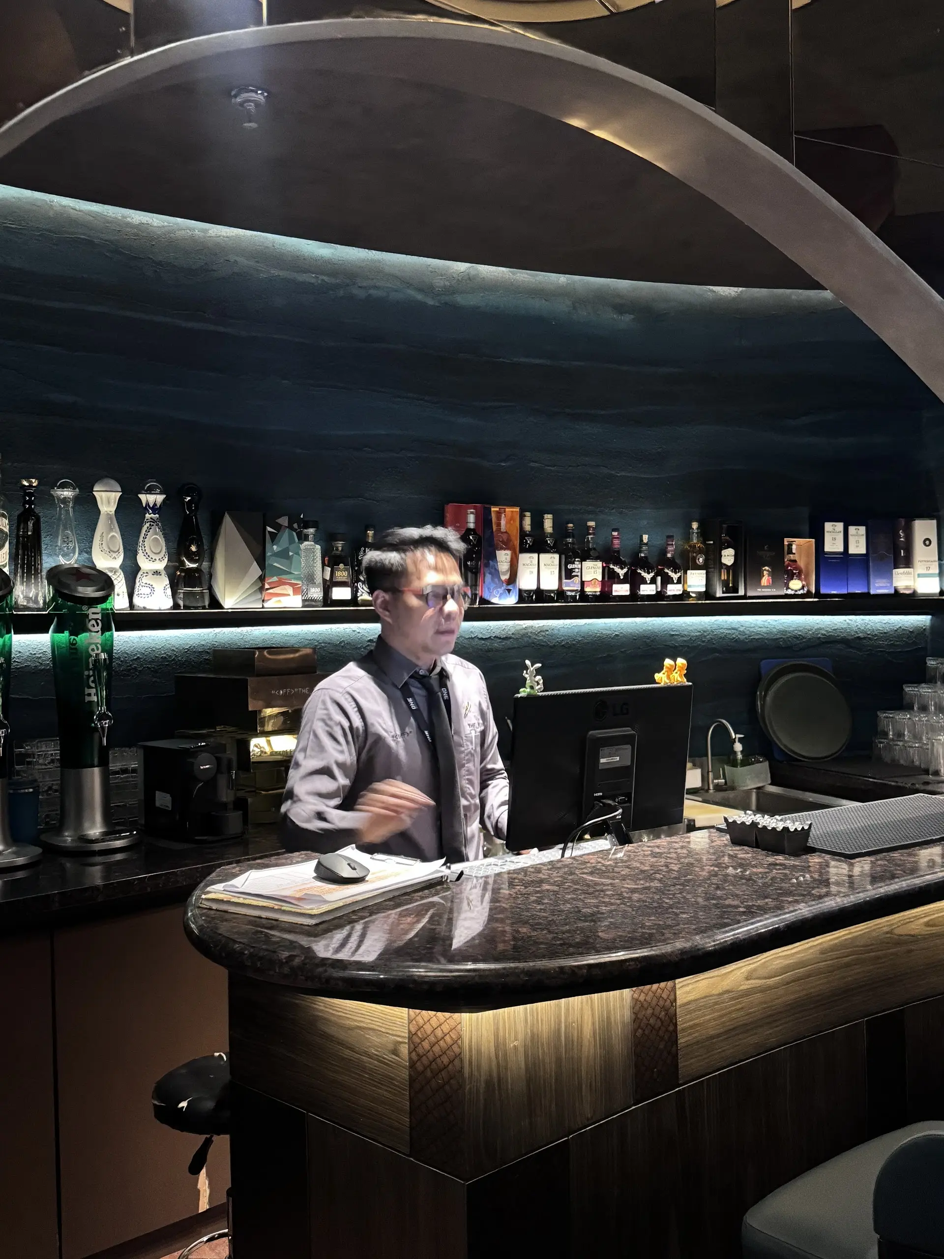 Para Ratu KTV Jakarta, sini deh! Anjay, KTV ini kok seru banget? 1