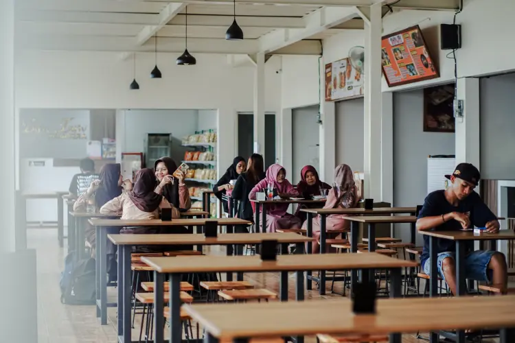 CAFE & PUJASERA ZAM-ZAM 7