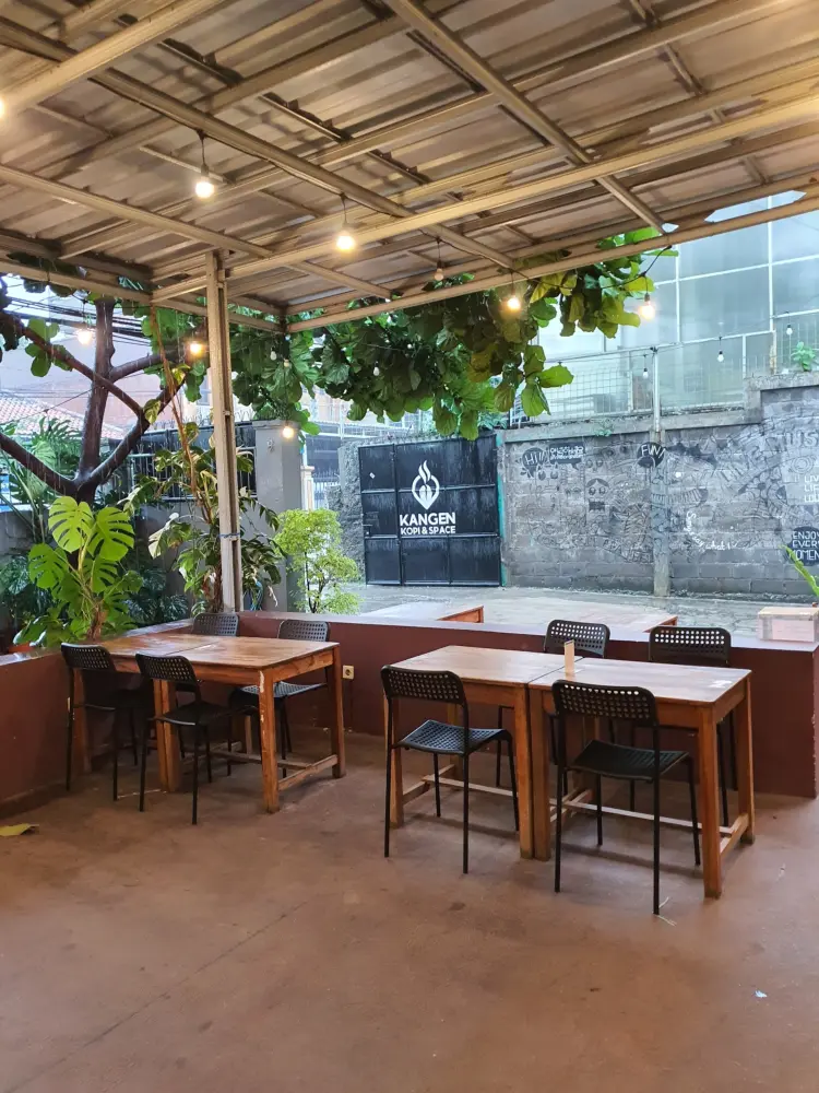 Kangen Kopi & Space 8