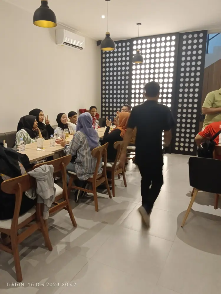 d'Jameella Coffee & Eatery 10