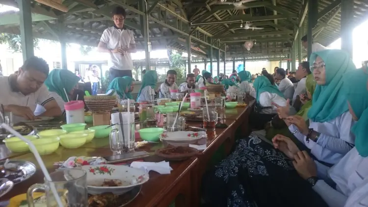 Warung Makan Alia Special Ikan Segar 9