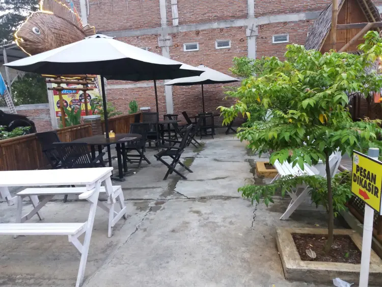 Belimbing Resto dan Cafe 3