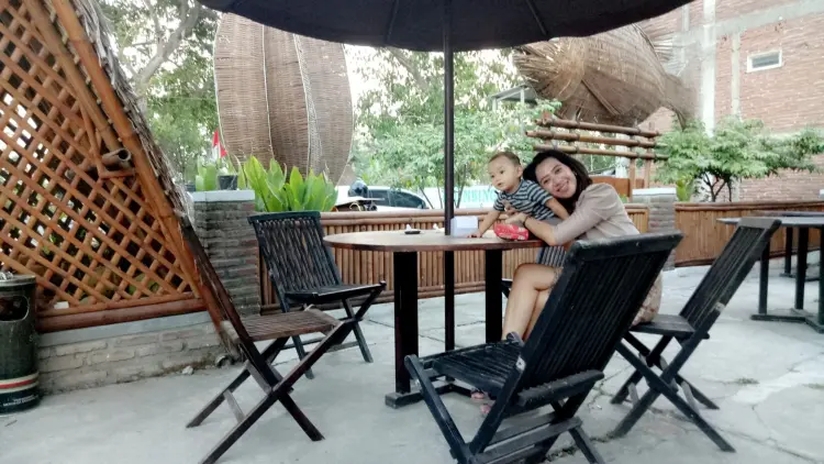 Belimbing Resto dan Cafe 8