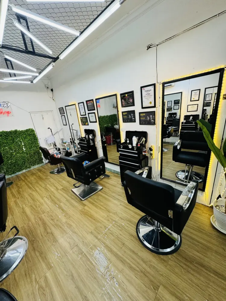 UNCLE DILS BARBERSHOP MALILI 1