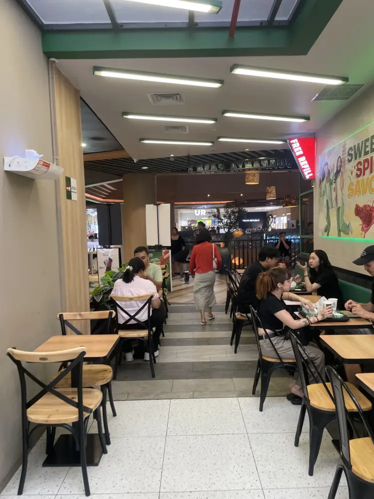 Wingstop Living World Denpasar 4