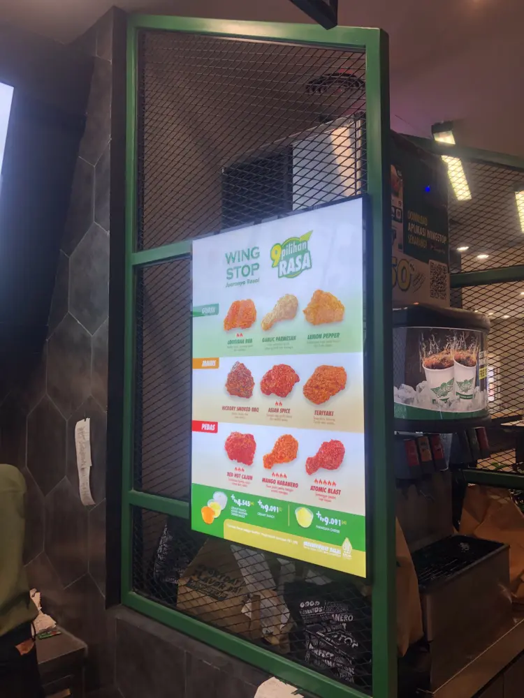 Wingstop Living World Denpasar 5