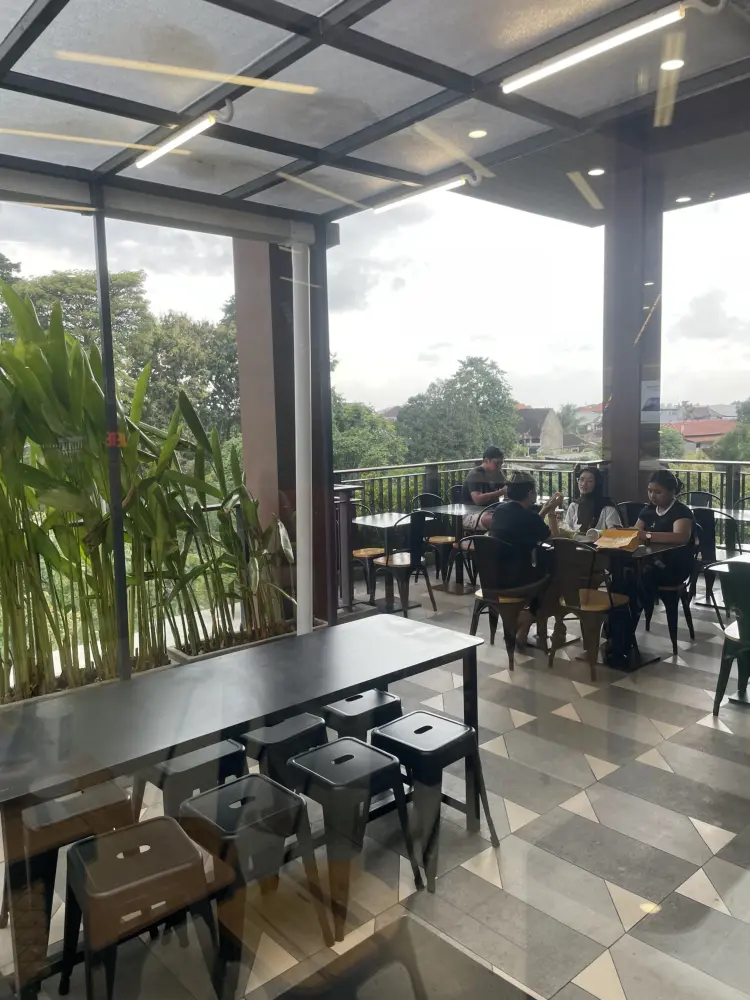 Wingstop Living World Denpasar 6