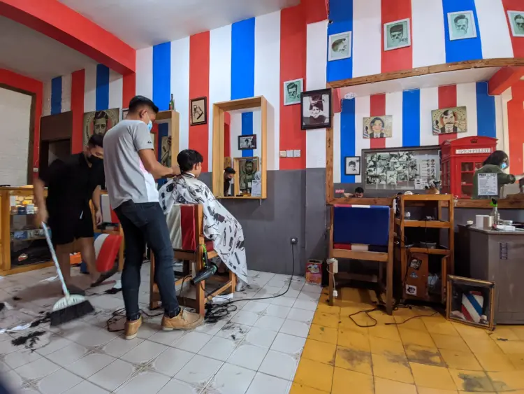 Shine Barbershop 1