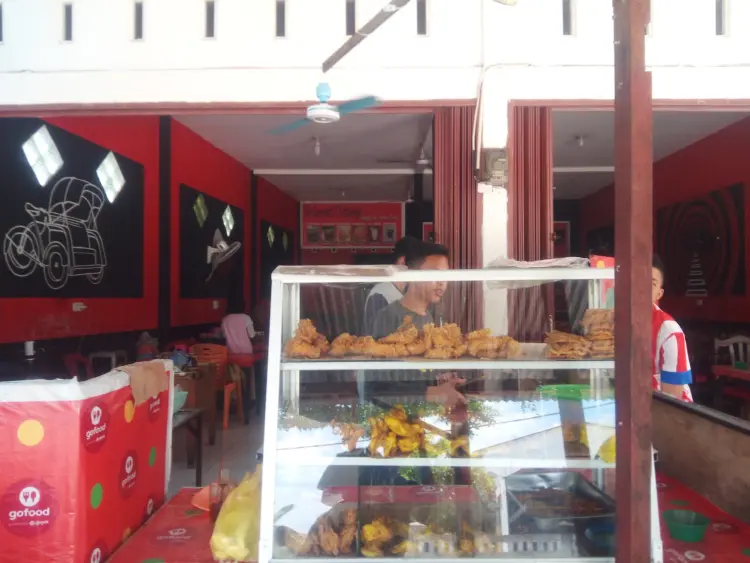 Ayam penyet & geprek mbak Sri II 5