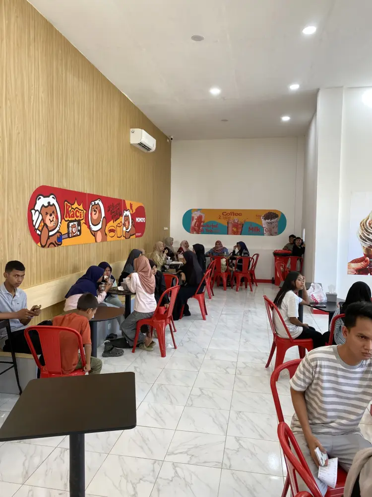 Momoyo Ice Cream & Fruit Tea - Satui 1