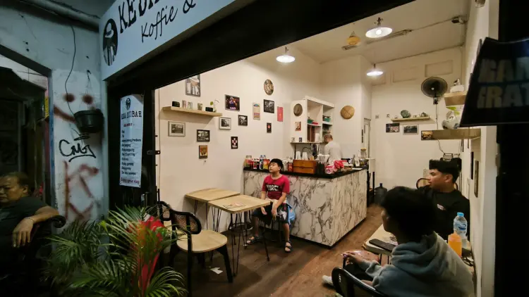 KEDAI ESCOBAR Koffie & Eatery 8