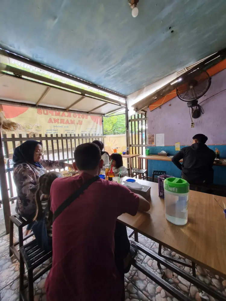 Warung Nasi Soto & Sop Kampus H Marna 7