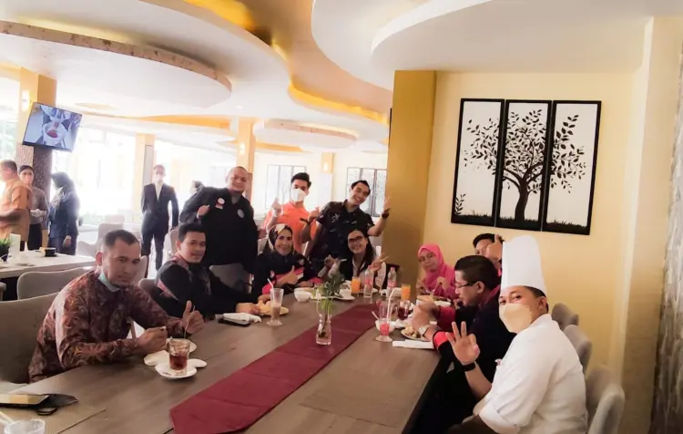 The Thuba Cafe' & Resto 9