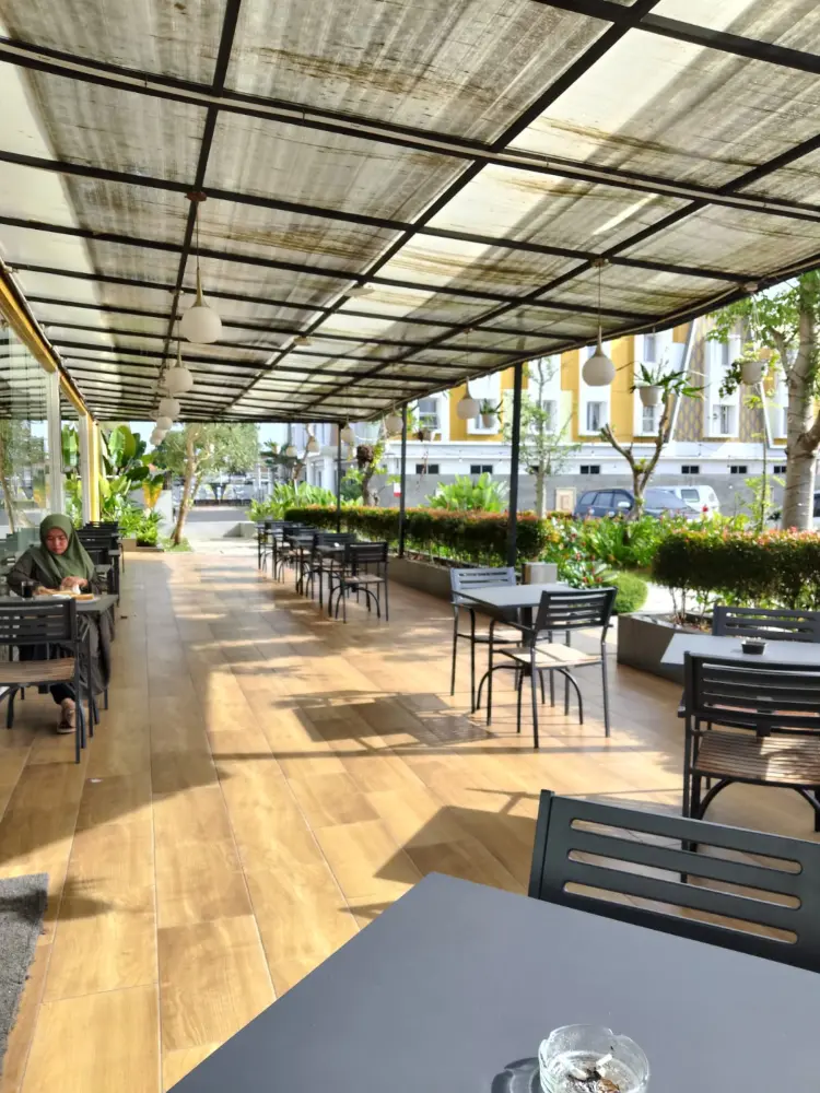 The Thuba Cafe' & Resto 2