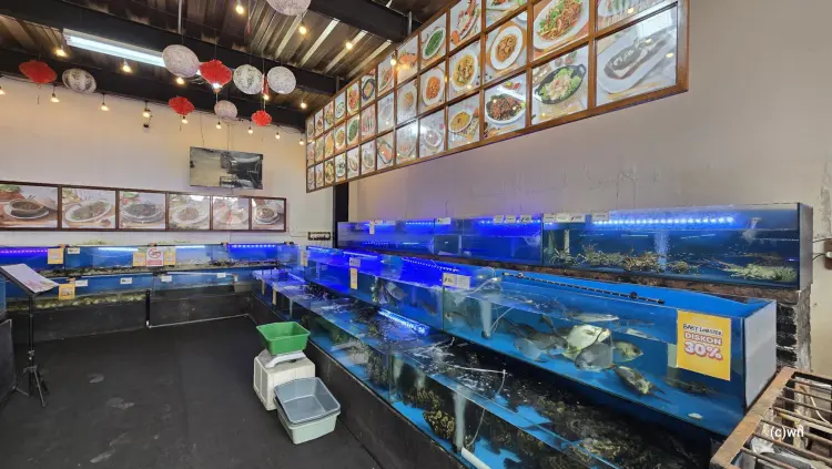 Golden Bay Live Seafood Restaurant Bandung 6