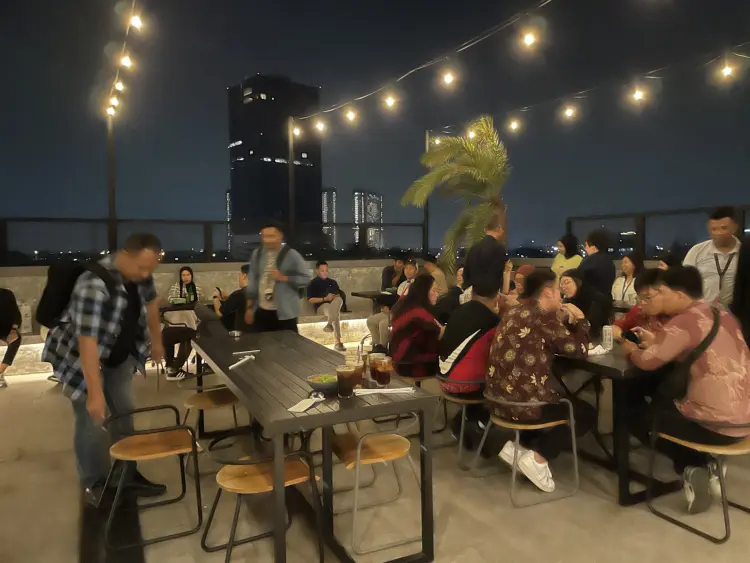 Juups Roofbar Jakarta 6