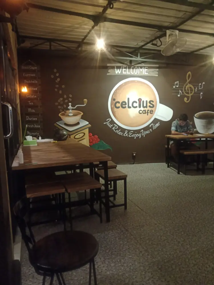 celcius cafe 4