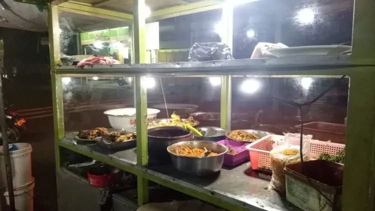 Lesehan Malam Pak Bing Hadi 4