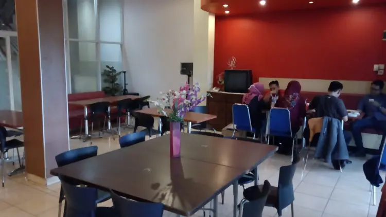 FAY Resto & Cafe (Ayam Tulang Lunak) 5