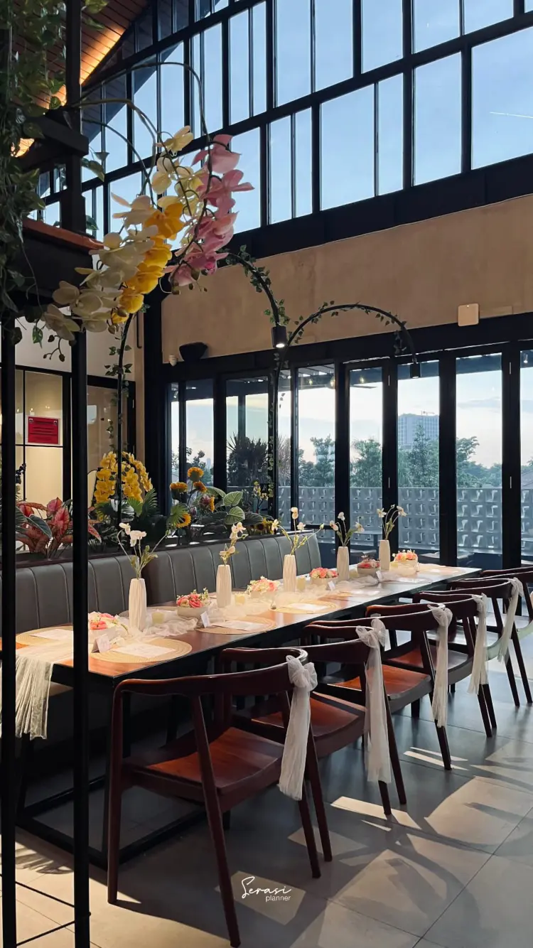 Rangkai Rasa Rooftop Coffee & Eatery 9