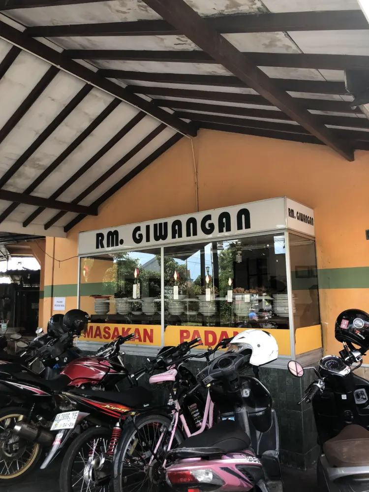 RM Padang Giwangan 1