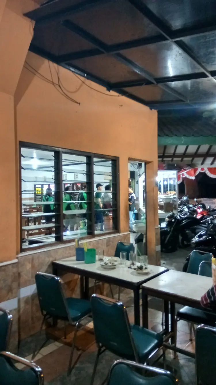 RM Padang Giwangan 4