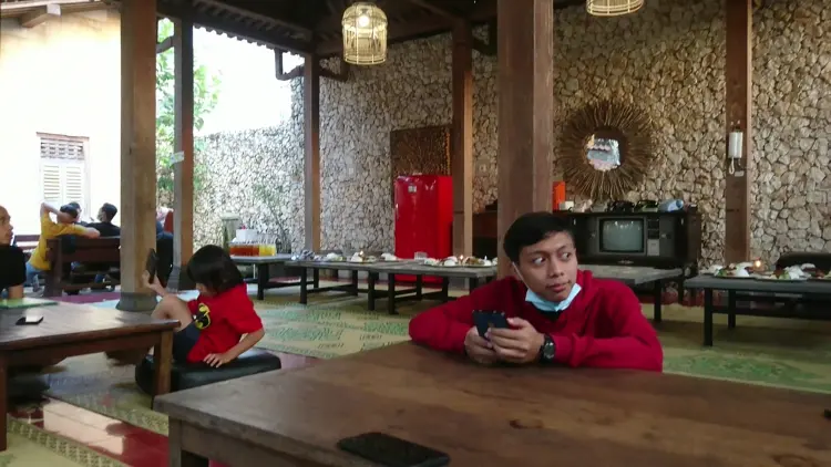 Waroeng Pohon Omah Sawah 4