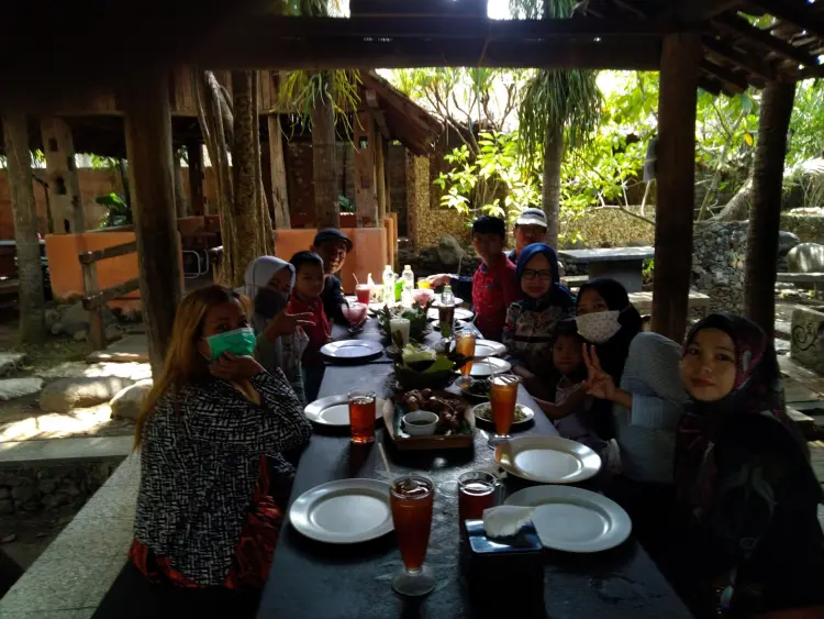 Waroeng Pohon Omah Sawah 9