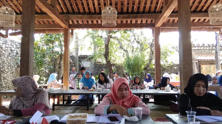 Waroeng Pohon Omah Sawah 10