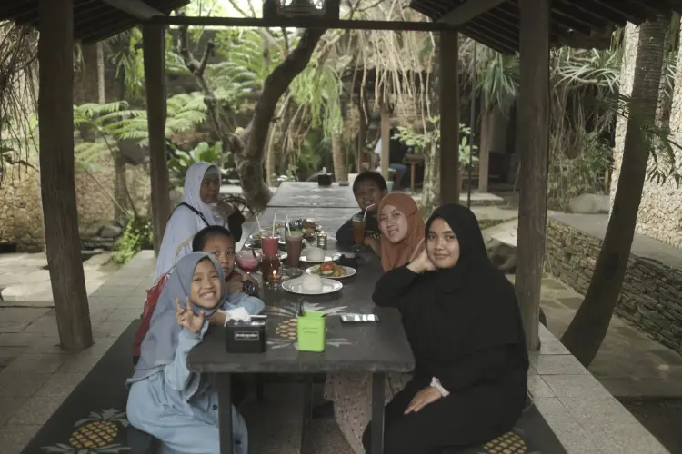 Waroeng Pohon Omah Sawah 3