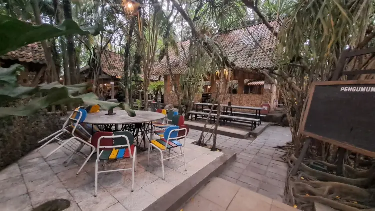 Waroeng Pohon Omah Sawah 7